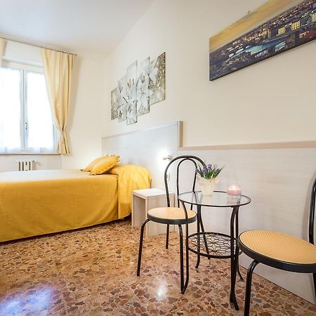B&B Dolce Luna Firenze Bagian luar foto