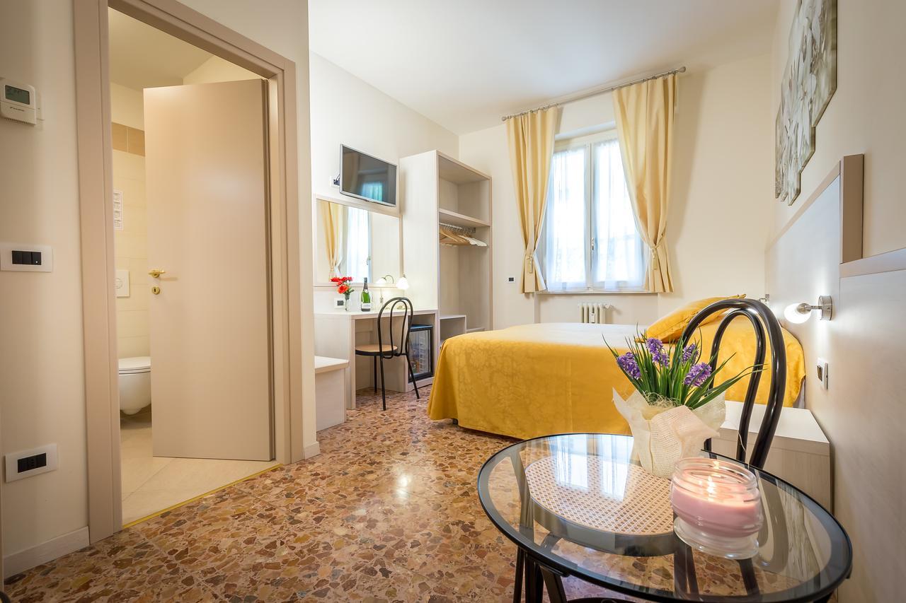 B&B Dolce Luna Firenze Bagian luar foto